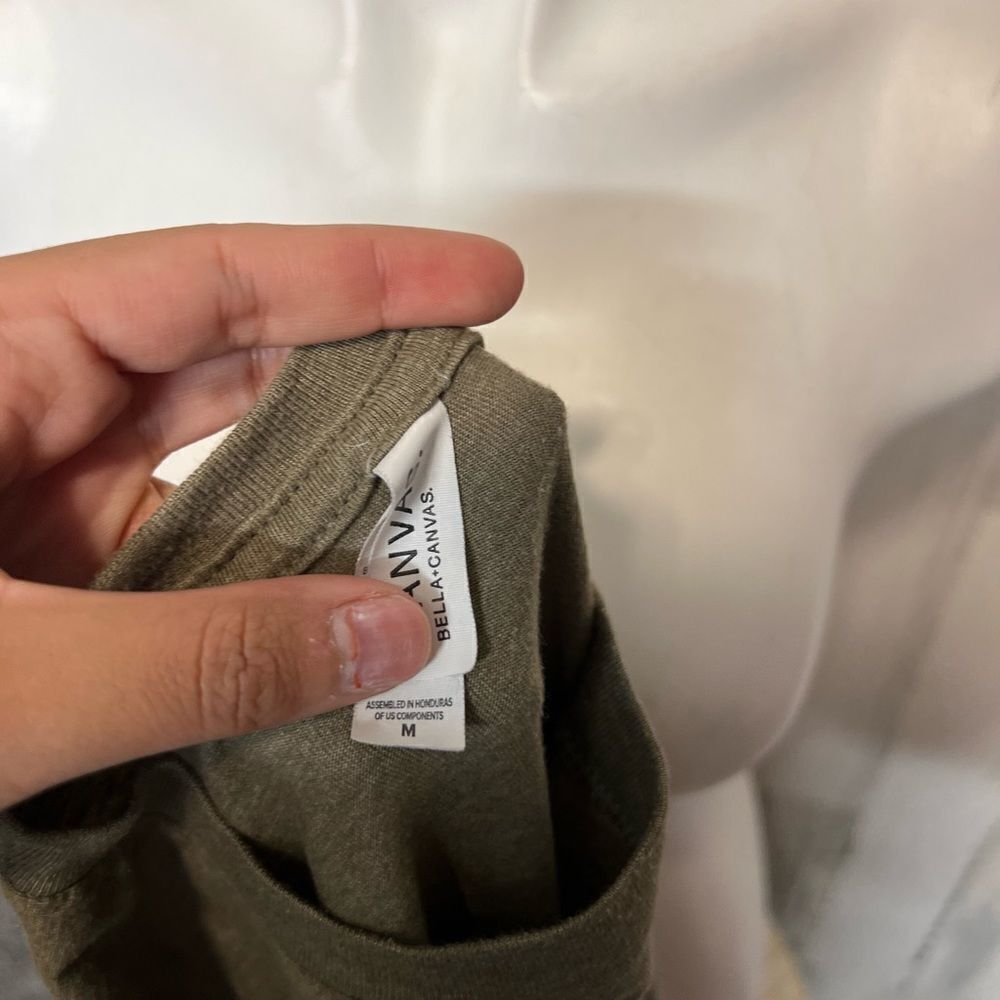 Green top  - Picture 3 of 5